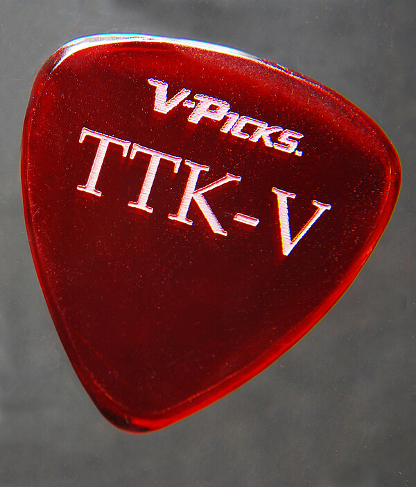 The Tone King Pick ruby red