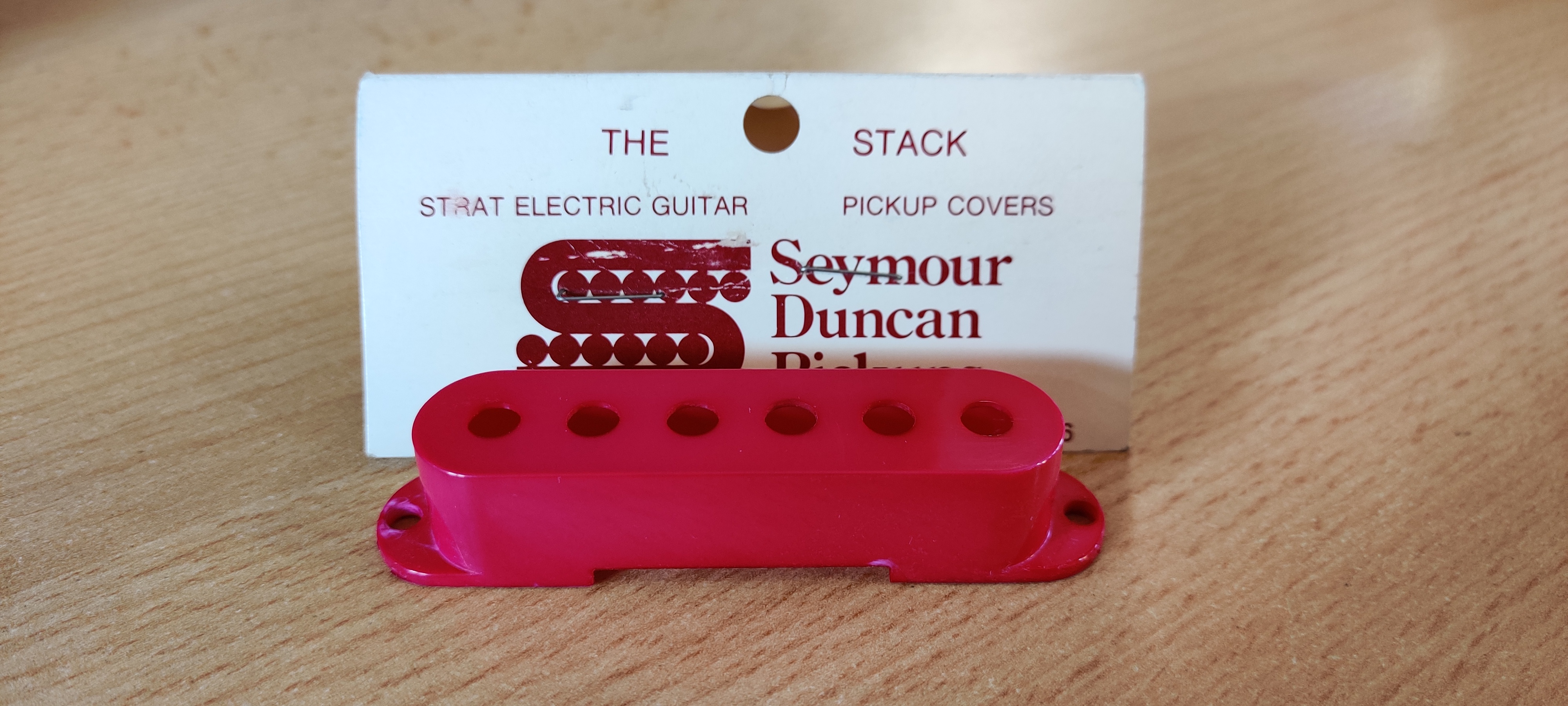 Seymour Duncan Pickup Cover Classic Strat, Pink