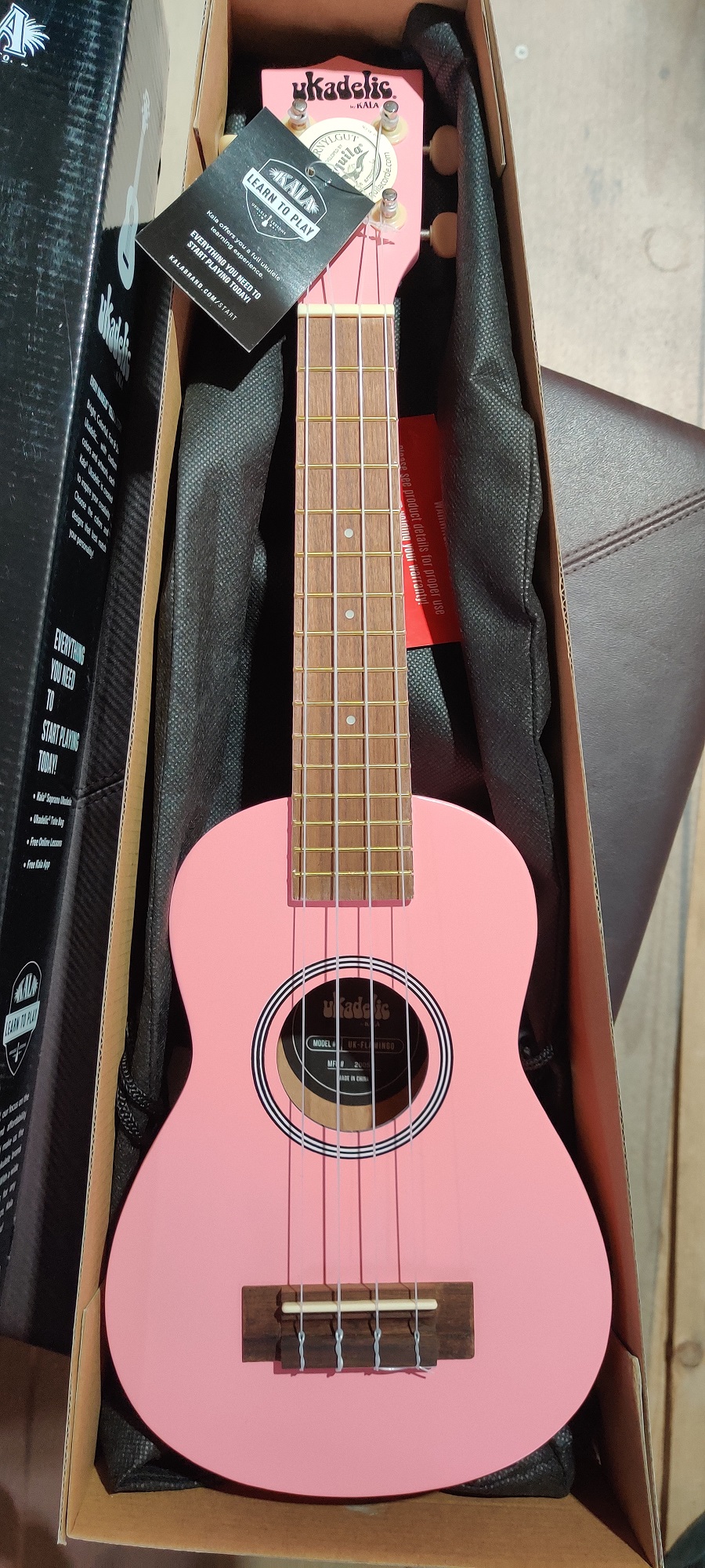 Ukadelic UK-FLAMINGO - Flamingo Soprano Ukulele, with Tote Bag "B-Stock"