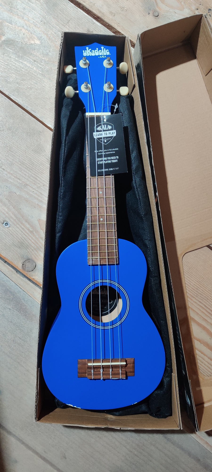 Ukadelic UK-BLUEINK - Blue Ink Soprano Ukulele, with Tote Bag "B-Stock"